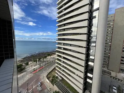 Uma vista do mar geral ou uma vista do mar a partir do apartamento