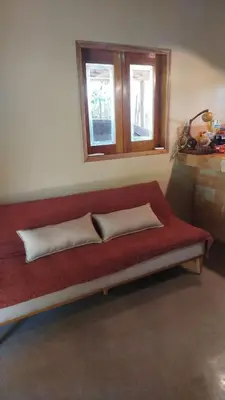 Uma área de estar em Casa Cariri- Preá