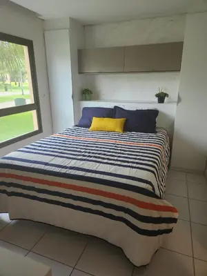 Uma cama ou camas num quarto em Vg Sun Cumbuco B2 105