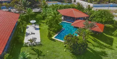 A piscina em ou perto de HOTEL IBIZA CUMBUCO