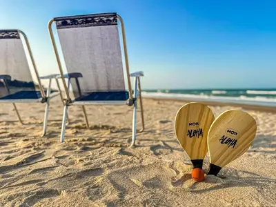 Uma praia em ou perto do apartamento