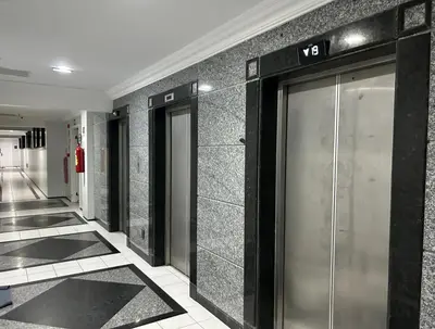 A planta de Vista Alta - 150 metros BEIRA MAR - Garagem - Recepção 24horas - Smart TV - Cozinha Completa - Ar Condicionado Sala e Quarto - Internet 100Mb Upload e 50Mb Download