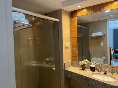 Uma casa de banho em Flat Fortaleza Meireles