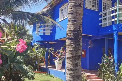 Um jardim no exterior de Beautiful house 5 minutes on foot to centre, Wi-Fi, parking, kitchen