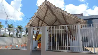 O edifício onde o apartamento está situado