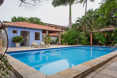 A piscina em ou perto de Pousada Gincoara