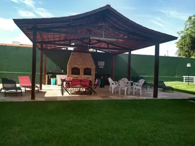 Um jardim no exterior de Apt Casal Cumbuco Chico do Caranguejo 200 mt.