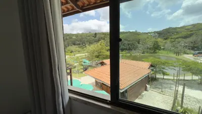 Uma vista geral da montanha ou uma vista da montanha a partir do hotel
