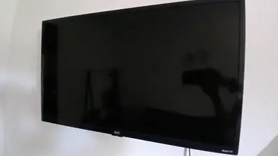 Uma televisão e/ou sistema de entretenimento em MarJeri
