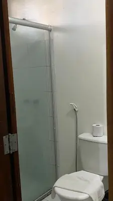 Uma casa de banho em Ocean Praia Hotel