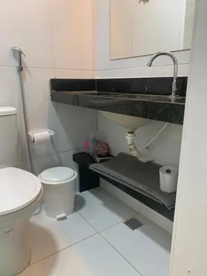Uma casa de banho em Apartamento térreo no Morro Branco Marina II
