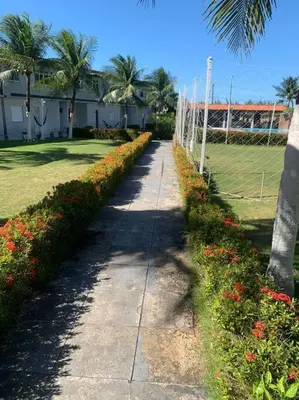 Um jardim no exterior de Apt no Icaraí mobiliado de frente para a praia.