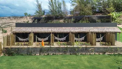 Um jardim no exterior de Vila Flor Studios