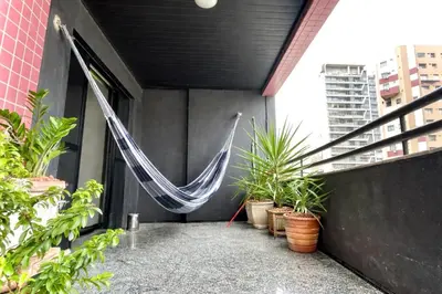 Uma varanda ou terraço em Espaçoso 2 rooms, ampla varanda perto do mar