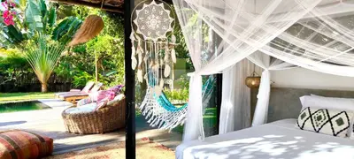 Um jardim no exterior de Casa'Lex, magnífica casa perto do mar
