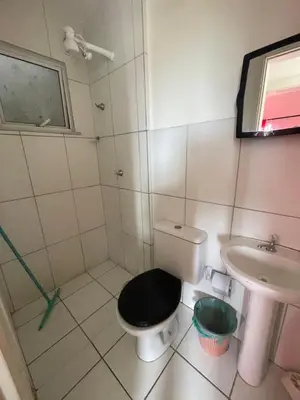 Uma casa de banho em Apartamento Familia LL