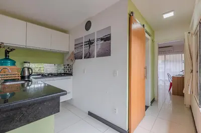 A cozinha ou kitchenette de Eco Paradise #101 - Apê em Cumbuco por Carpediem