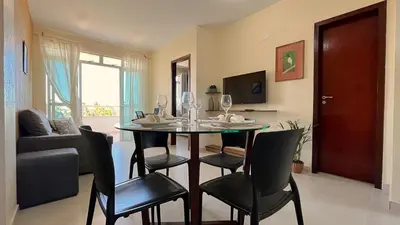 Uma televisão e/ou sistema de entretenimento em 2 suítes temporada - VENTILADO E NASCENTE, condomínio tranquilo com PISCINA, CHURRASQUEIRA E PLAYGROUND I Cozinha completa, estacionamento coberto, home office I Ideal para FAMÍLIAS E CASAIS I Prox do BEACH PARQUE e PRAIA - Porto das Dunas - CE