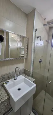 Uma casa de banho em 2201 - Vista mar lateral! Apto para 5 pessoas com ar e vaga