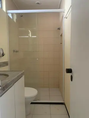 Uma casa de banho em Tabajara Residence Service
