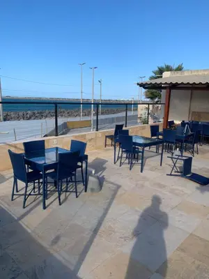 Uma vista do mar geral ou uma vista do mar a partir do apartamento