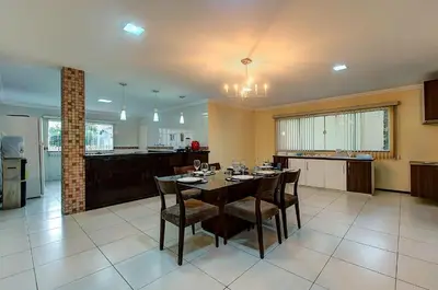A cozinha ou kitchenette de Casa Incrível na Praia de Tabuba by Carpediem