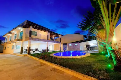 A piscina em ou perto de Casa Incrível na Praia de Tabuba by Carpediem