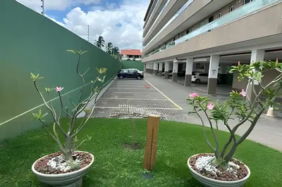 Um jardim no exterior de BP03- Em Cumbuco Vento na Varanda Estilo Bali Lounge por Will