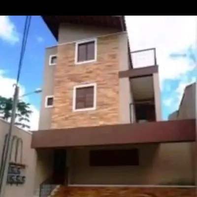 O edifício onde o apartamento está situado