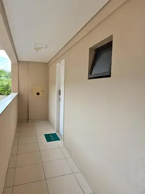 Uma televisão e/ou sistema de entretenimento em Varandas do Mar pé na areia