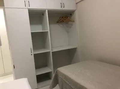 Uma cama ou camas num quarto em Novo-aconchegante, moderno-lindo