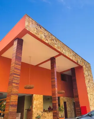 O edifício onde o hotel está situado