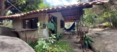 Um jardim no exterior de Pousada com chalés na serra da Meruoca