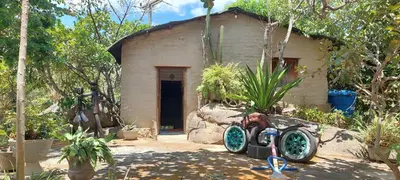 Um jardim no exterior de Pousada com chalés na serra da Meruoca