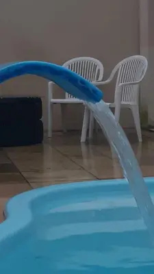 A piscina em ou perto de Cris hospedagem