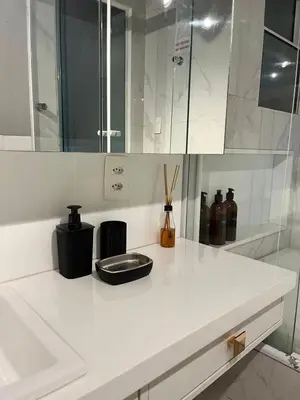 Uma casa de banho em Loft com vista mar
