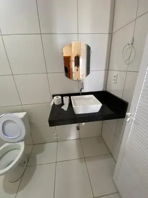 Uma casa de banho em Chico Caranguejo da Baleia