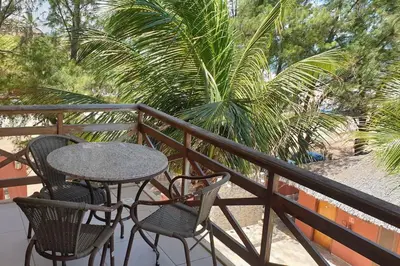Uma varanda ou terraço em Seaview Beachfront Apartment 324 in Kariri Beach Residence Cumbuco