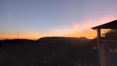 Uma vista geral da montanha ou uma vista da montanha a partir da casa de férias