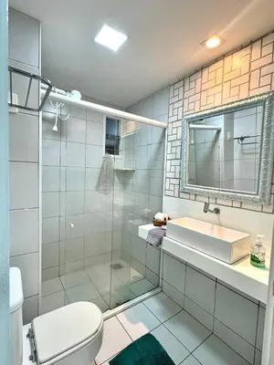 Uma casa de banho em Paraíso Beach - Terramaris - Apartamento frente mar, pé na areia, próximo ao Beach Park