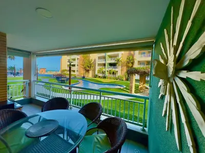 Uma varanda ou terraço em TerraMaris - Aptos vista mar, pe na areia, vizinho ao B Park