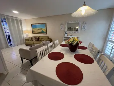 Uma área de estar em TerraMaris - Aptos vista mar, pe na areia, vizinho ao B Park