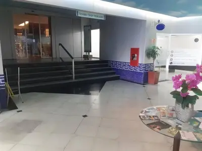 A área de receção ou átrio de Apto na Beira-Mar de Fortaleza