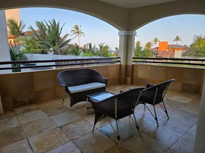 Uma varanda ou terraço em Cumbuco Residence - Beira-mar - Ar condicionado, perto do centro, 2 dormitórios, piscina, cozinha