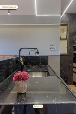 A cozinha ou kitchenette de Apto moderno no VG Sun Cumbuco por Tactu