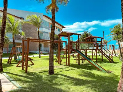 A área de jogos para crianças em Porto das Dunas - Apê na Areia com Vista Espetacular, ideal para Famílias