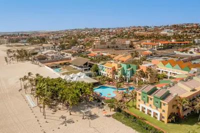 Uma vista geral de Aquiraz ou a vista da cidade a partir do resort