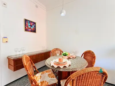 Uma área de estar em Saint Martin by Holiday Stays