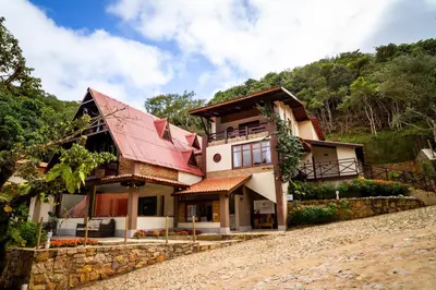 O edifício onde a estalagem está situado