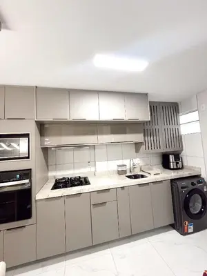 A cozinha ou kitchenette de Acquarius residence estrutura de nova construção situada na praia de Iracema